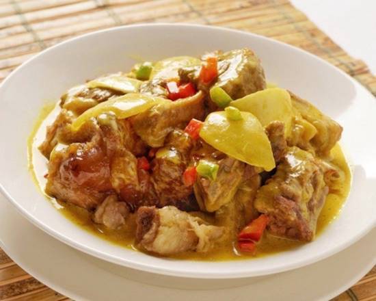 19. Beef Tendon and Beef Brisket in Curry Sauce 咖喱牛筋腩